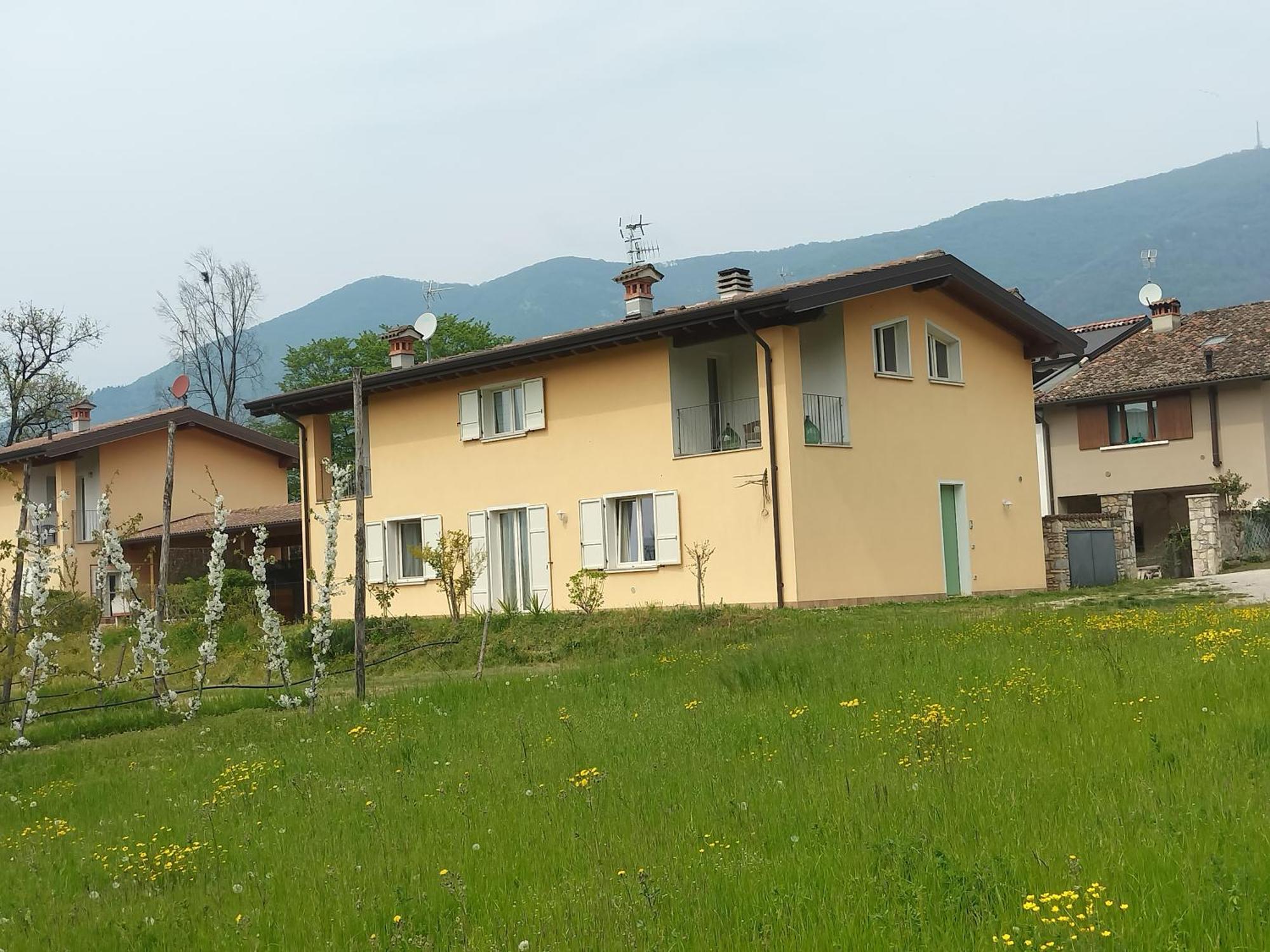 Apartmán Cascina Legnago Trilocale A 6 Chilometri Da Salo' Villanuova sul clisi Exteriér fotografie